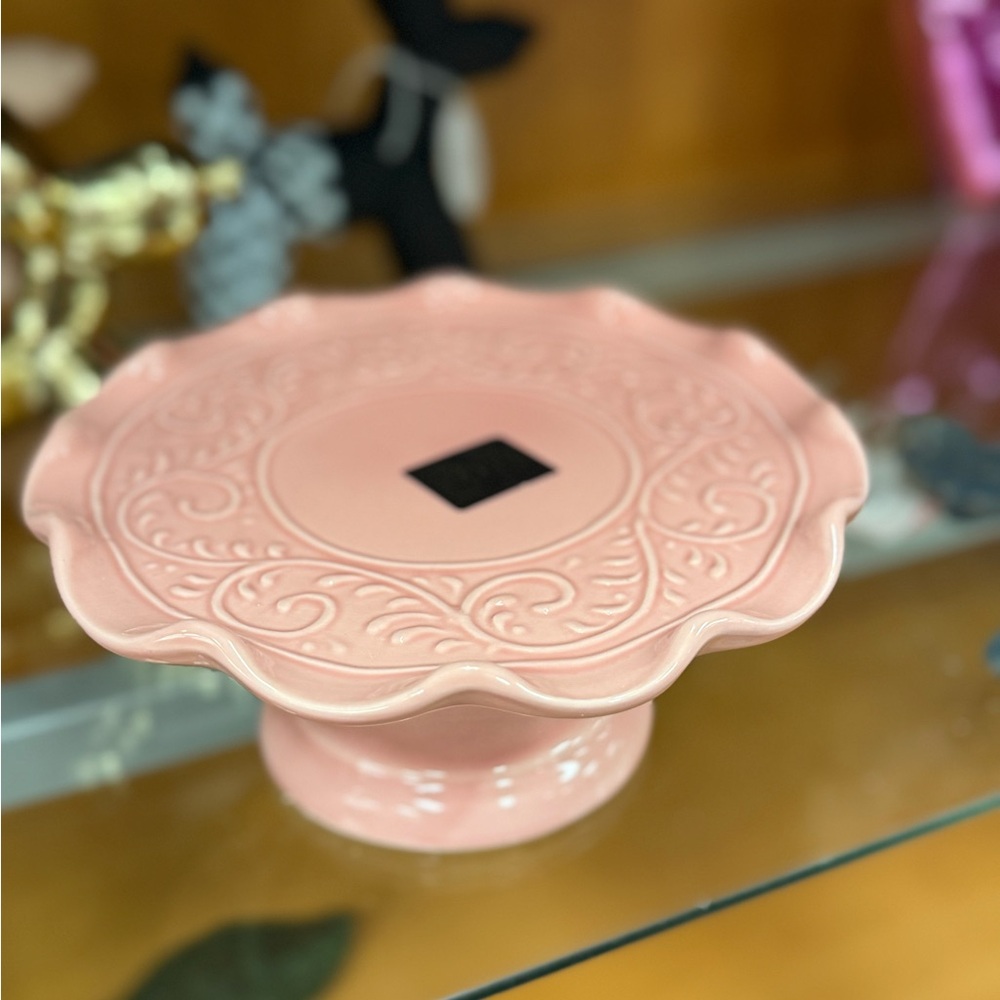 Pink Scalloped Ruffled Cake stand - Picture 3 of 3
